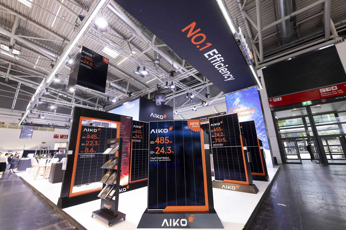 壹定发携“黑科技”新品亮相Intersolar展